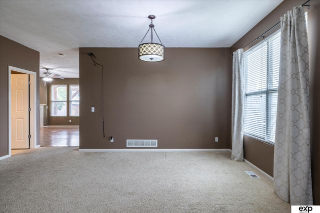 7528 N 107 Street, Omaha, NE 68122