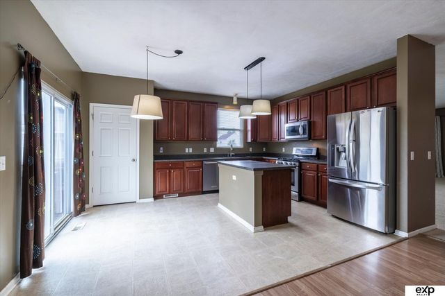 7528 N 107 Street, Omaha, NE 68122