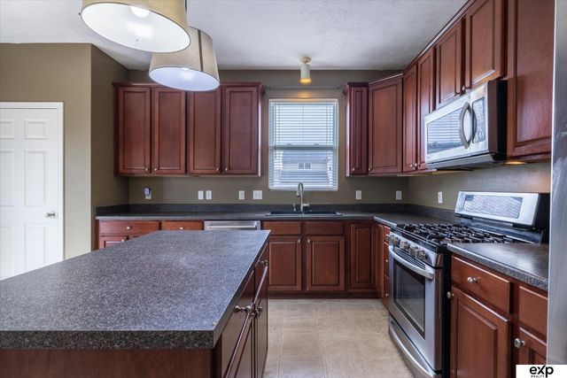 7528 N 107 Street, Omaha, NE 68122