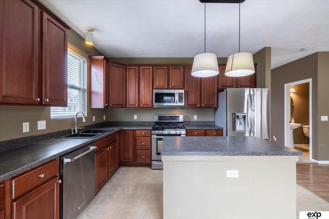 7528 N 107 Street, Omaha, NE 68122