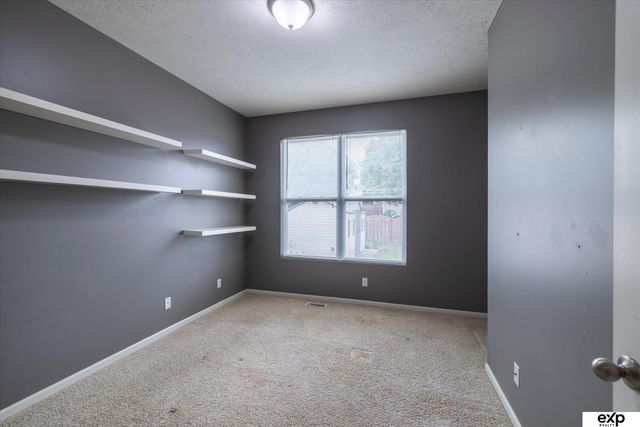 7528 N 107 Street, Omaha, NE 68122