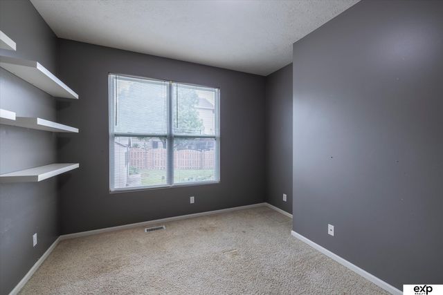 7528 N 107 Street, Omaha, NE 68122