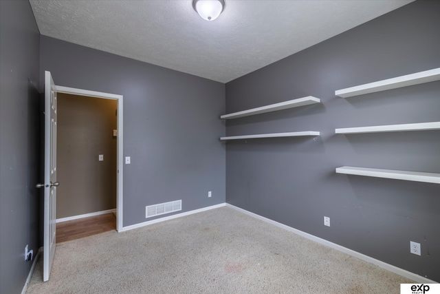 7528 N 107 Street, Omaha, NE 68122