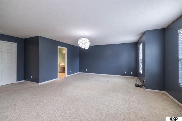 7528 N 107 Street, Omaha, NE 68122