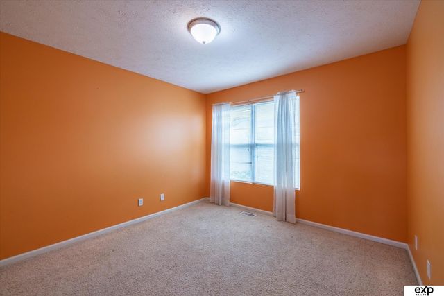 7528 N 107 Street, Omaha, NE 68122