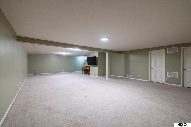 7528 N 107 Street, Omaha, NE 68122