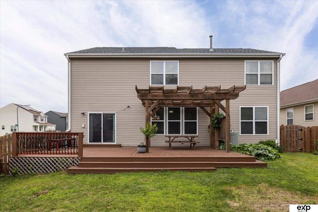 7528 N 107 Street, Omaha, NE 68122