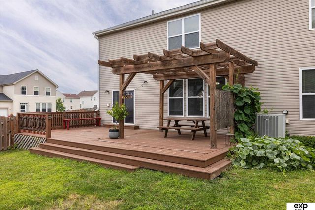 7528 N 107 Street, Omaha, NE 68122