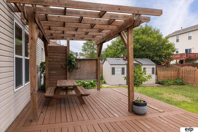 7528 N 107 Street, Omaha, NE 68122