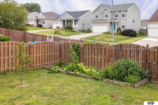 7528 N 107 Street, Omaha, NE 68122