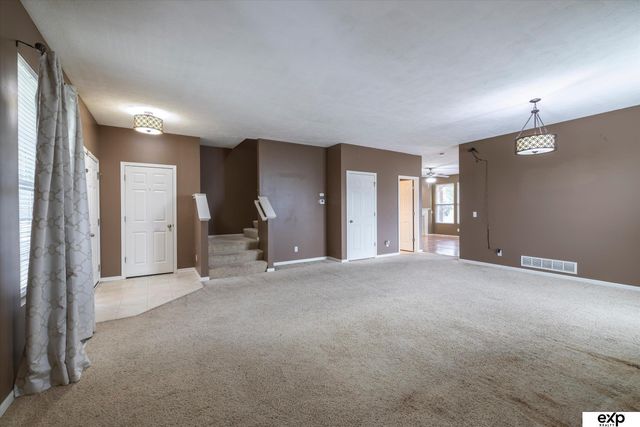 7528 N 107 Street, Omaha, NE 68122