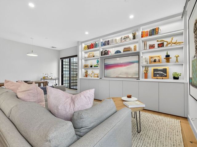 4 Payne Street FIVE, Boston, MA 02122