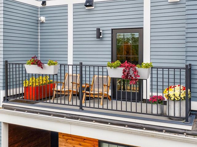 4 Payne Street FIVE, Boston, MA 02122