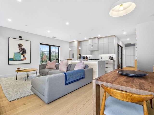 4 Payne Street FIVE, Boston, MA 02122