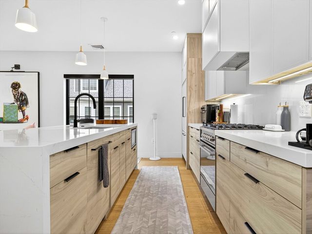 4 Payne Street FIVE, Boston, MA 02122