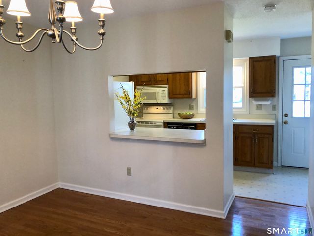 409 Georgetown Drive 409, Glastonbury, CT 06033