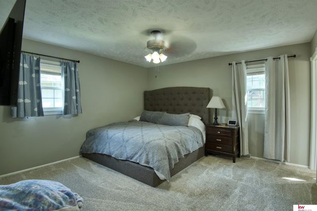 1016 Normandy Drive, Bellevue, NE 68005