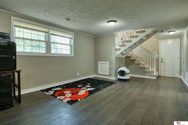 1016 Normandy Drive, Bellevue, NE 68005