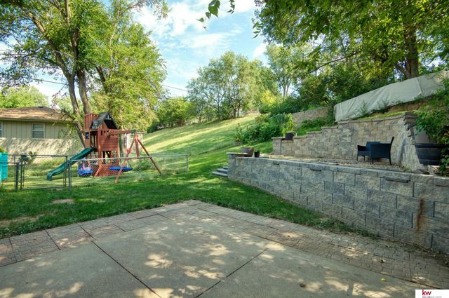 1016 Normandy Drive, Bellevue, NE 68005