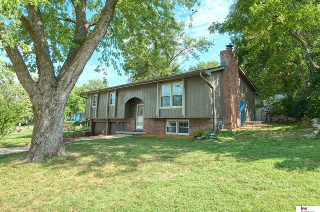 1016 Normandy Drive, Bellevue, NE 68005