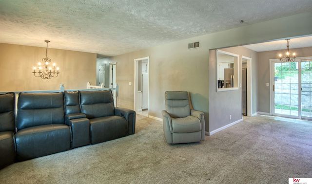 1016 Normandy Drive, Bellevue, NE 68005