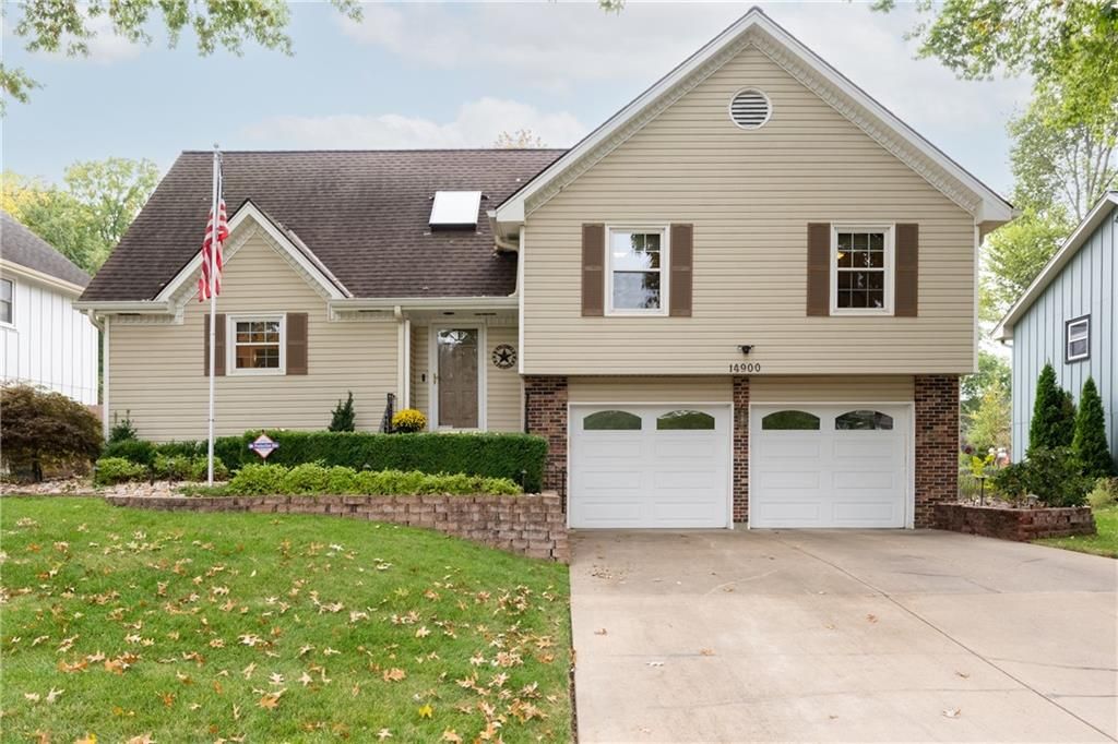 14900 S Locust Street, Olathe, KS 66062