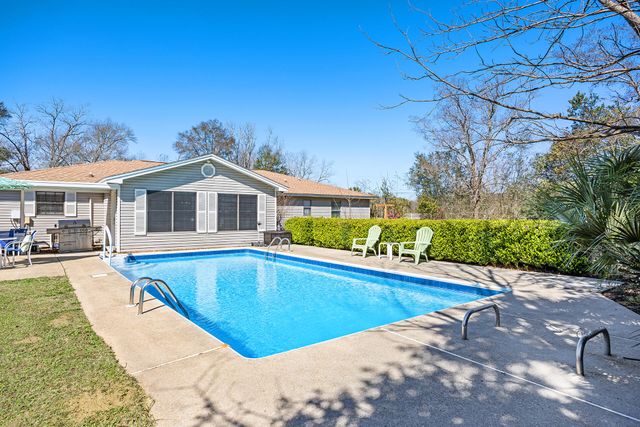 5855 Houston Lane, Crestview, FL 32539