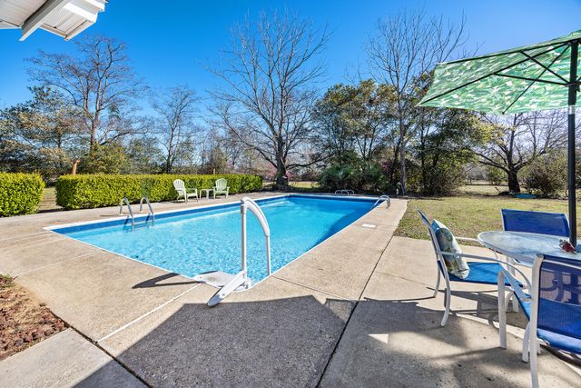 5855 Houston Lane, Crestview, FL 32539