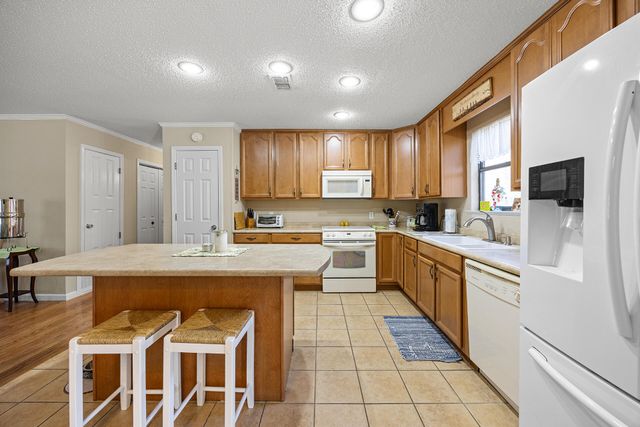 5855 Houston Lane, Crestview, FL 32539