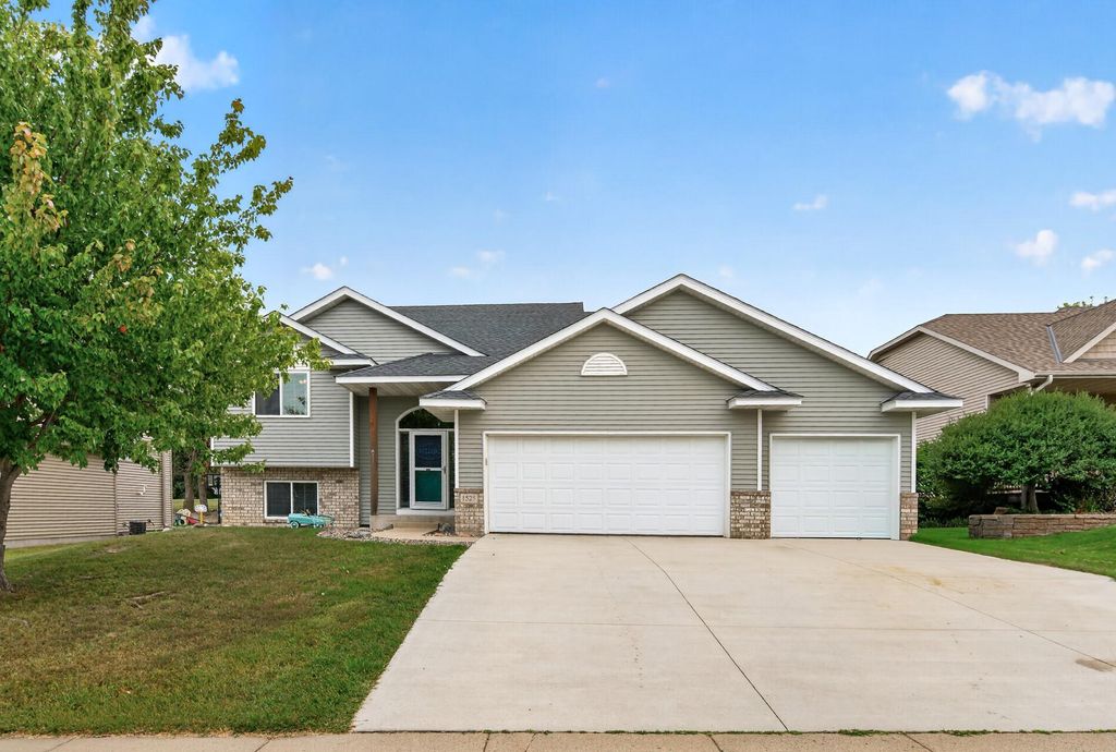 1525 English Avenue NW, New Prague, MN 56071