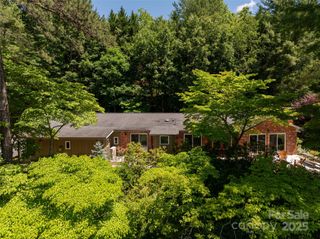 21 Woodbury Road, Asheville, NC 28804