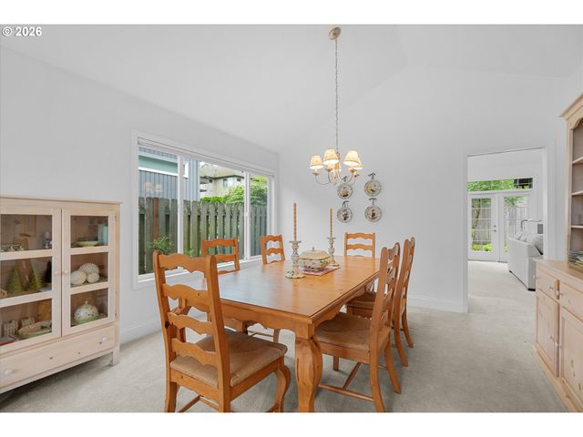 5524 Langford Ln, Lake Oswego, OR 97035