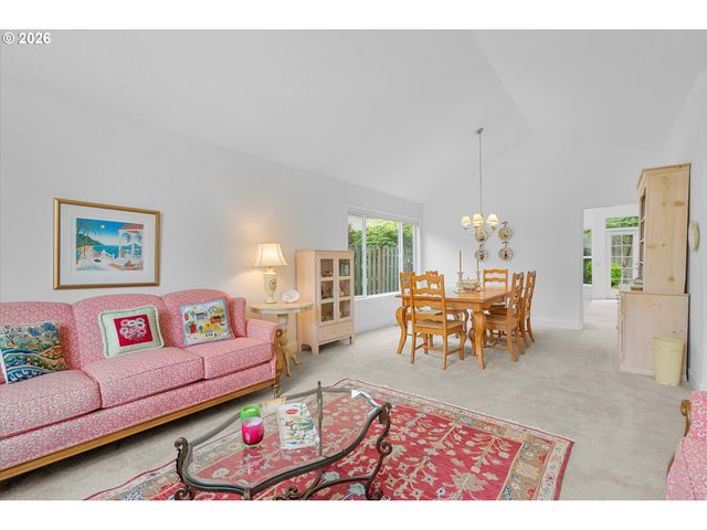 5524 Langford Ln, Lake Oswego, OR 97035