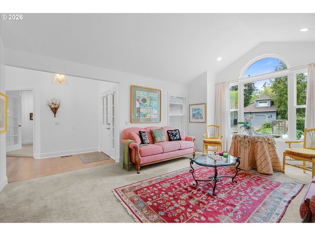 5524 Langford Ln, Lake Oswego, OR 97035