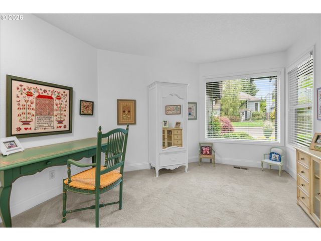 5524 Langford Ln, Lake Oswego, OR 97035