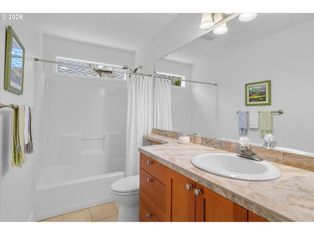 5524 Langford Ln, Lake Oswego, OR 97035