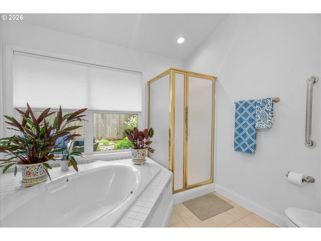 5524 Langford Ln, Lake Oswego, OR 97035