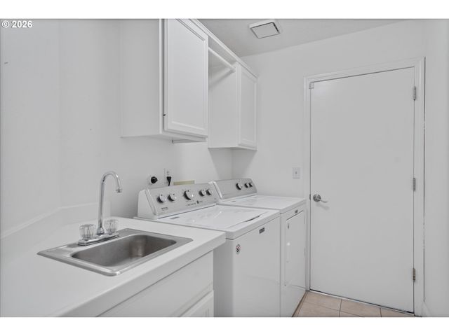 5524 Langford Ln, Lake Oswego, OR 97035