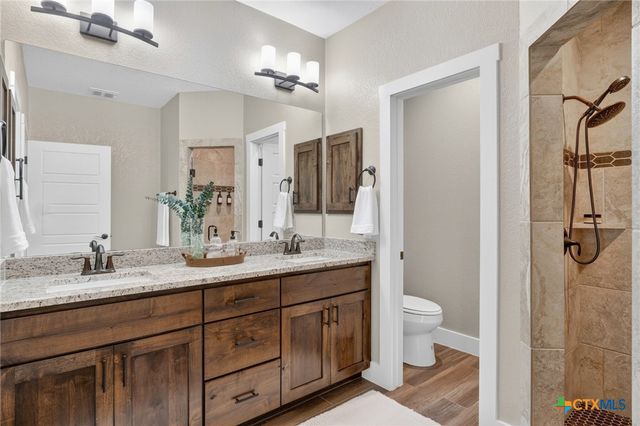 876 Primrose Path, Canyon Lake, TX 78133