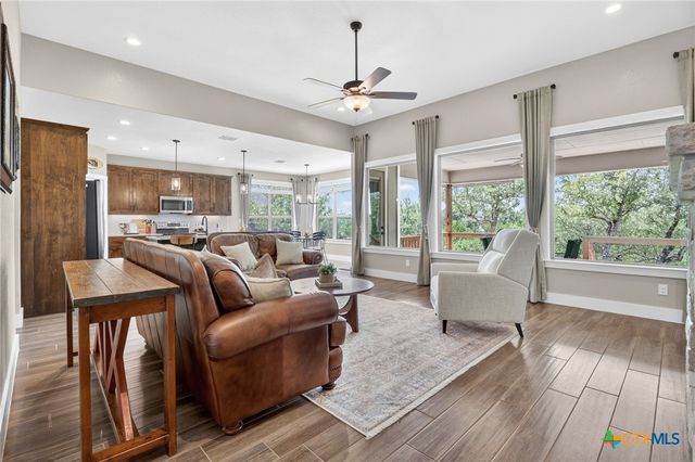 876 Primrose Path, Canyon Lake, TX 78133