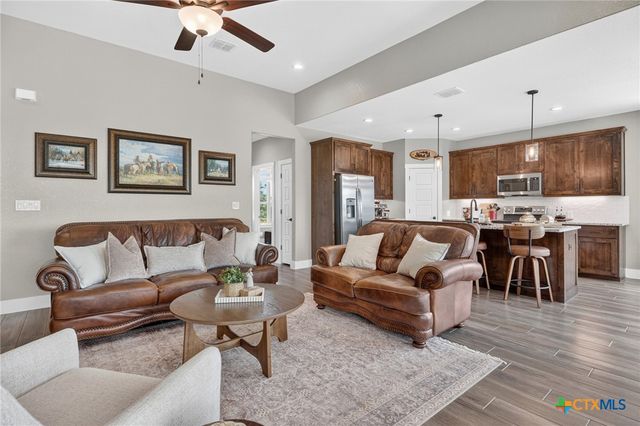 876 Primrose Path, Canyon Lake, TX 78133