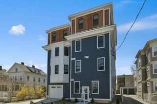 32 Peral 4, Boston, MA 02125