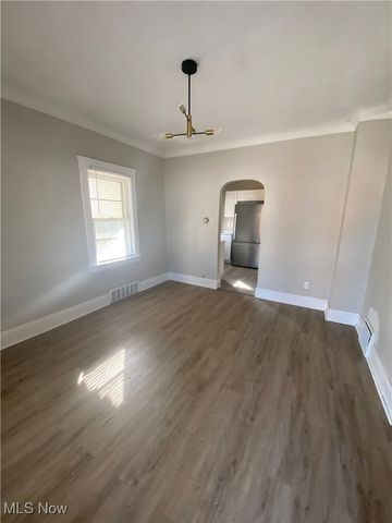 19600 Arrowhead Avenue, Cleveland, OH 44119