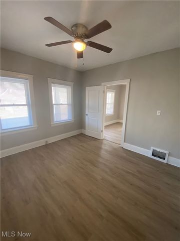 19600 Arrowhead Avenue, Cleveland, OH 44119