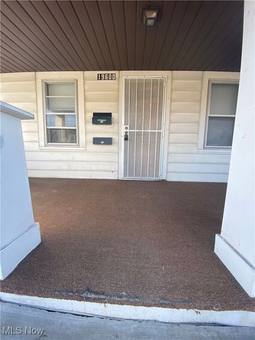 19600 Arrowhead Avenue, Cleveland, OH 44119