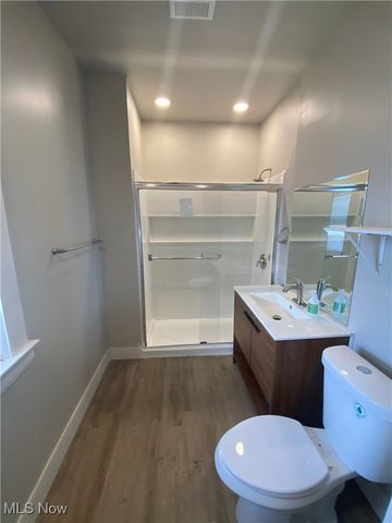 19600 Arrowhead Avenue, Cleveland, OH 44119