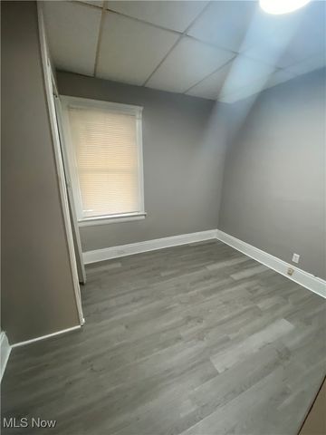 19600 Arrowhead Avenue, Cleveland, OH 44119