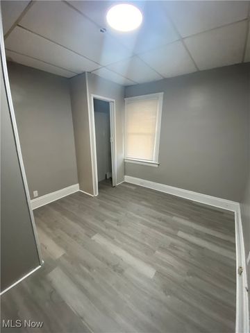 19600 Arrowhead Avenue, Cleveland, OH 44119