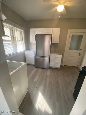 19600 Arrowhead Avenue, Cleveland, OH 44119