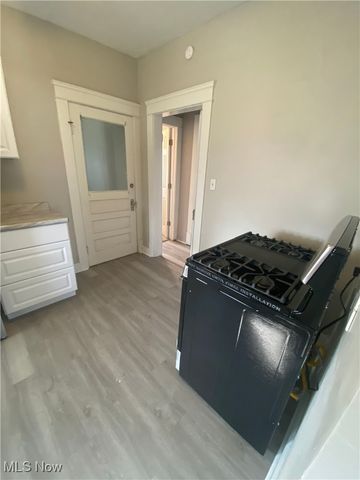 19600 Arrowhead Avenue, Cleveland, OH 44119